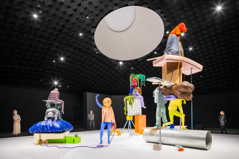 Anna Estarriola: Piles of Things, 2025. Bild: Aukusti Heinonen / Amos Rex