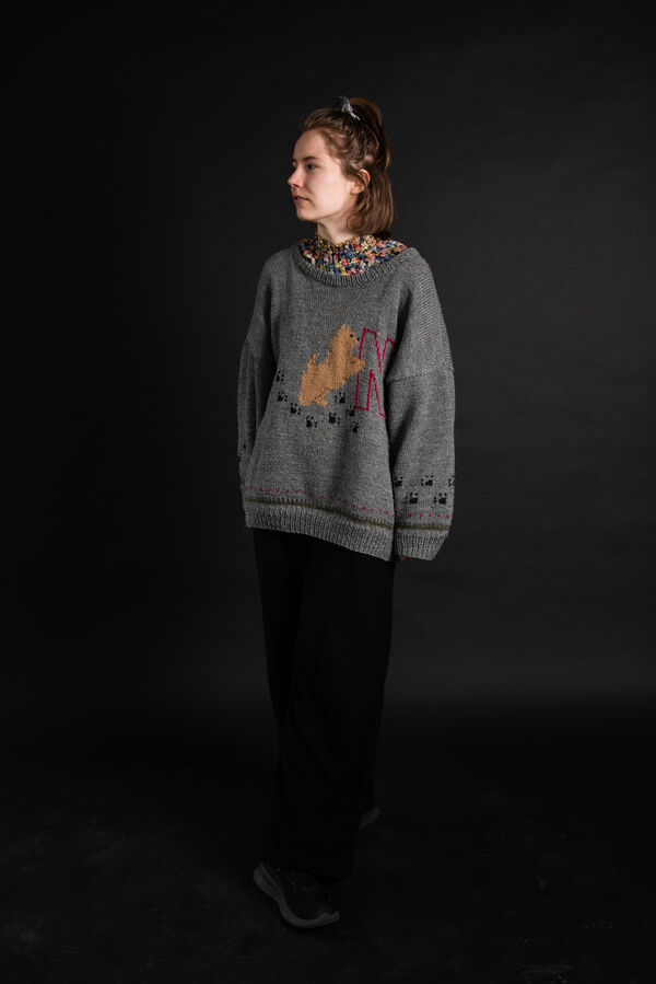 Photo of the artist.