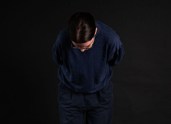 Photo of the artist.