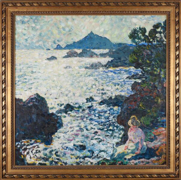 In the painting, a woman is sitting at the water’s edge. Sunlight glitters on the surface of the water.