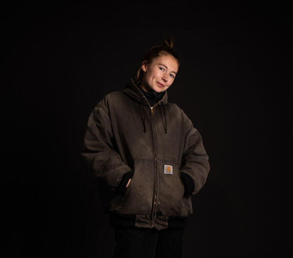 Photo of the artist.