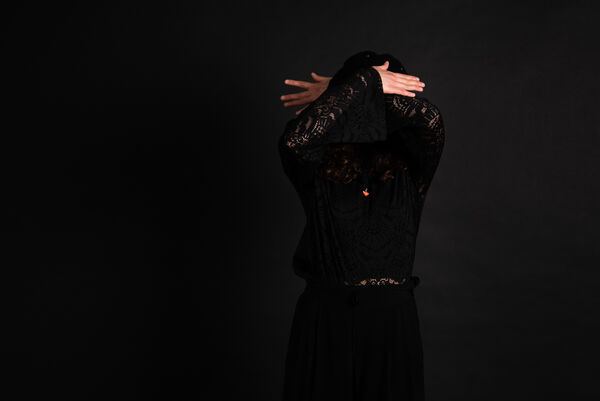 Photo of the artist.